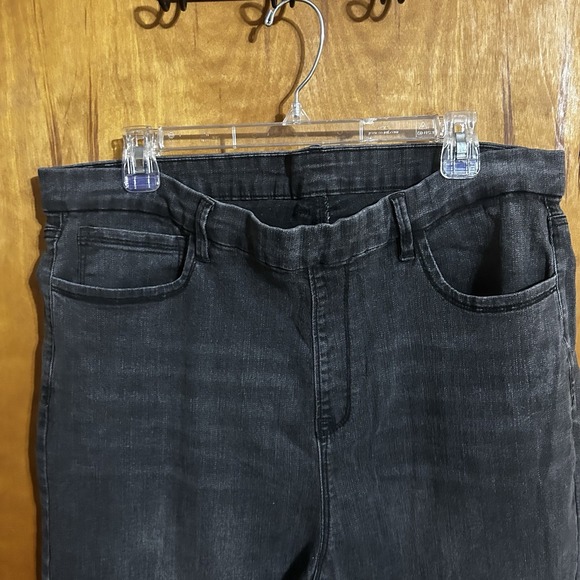 Plus Size 2X Black Jeans Women's Elastic Waist - Picture 3 of 7